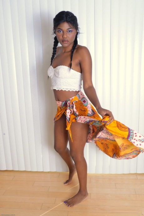 Skinny ebony amateur Yara Skye strips and spreads her twat in a solo
